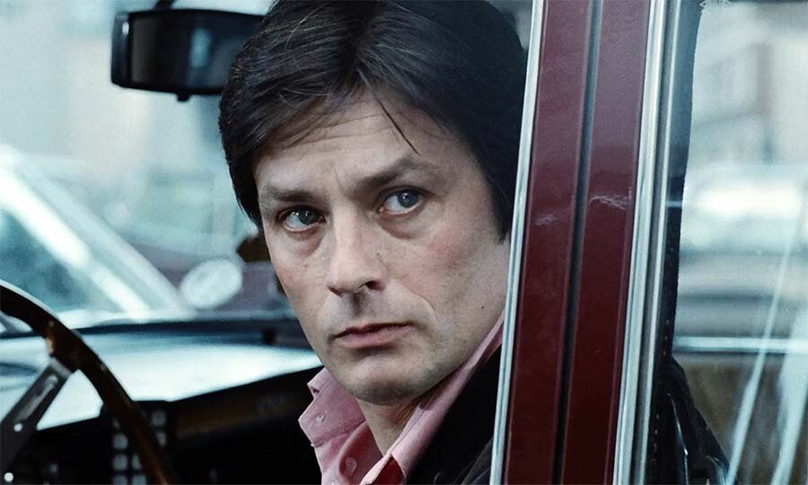 На фото: Ален Делон в фильме «Смерть негодяя» (1977)