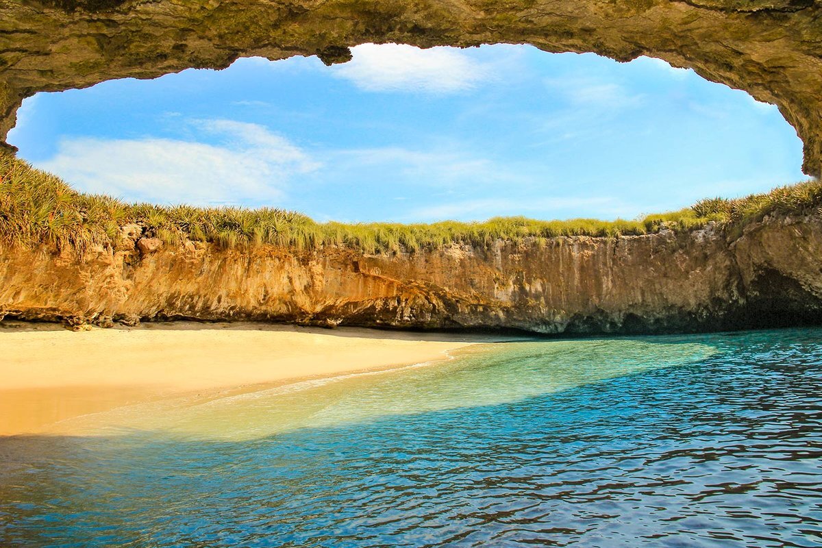 Красивые места пляжи. Плайя дель Амор Мексика пляж. Остров Мариета скрытый пляж Мексика. Плайя-дель-Амор скрытый пляж острова Мариета Мексика. Скрытый пляж в Пуэрто-Вальярта Мексика.