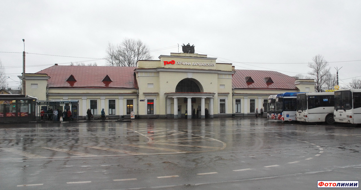 Электричка строганово гатчина варшавский. Варшавский вокзал Гатчина. Вокзал Гатчина Варшавская Гатчина. Балтийский вокзал Гатчина станции. СПБ Балтийский вокзал Гатчина Варшавская.