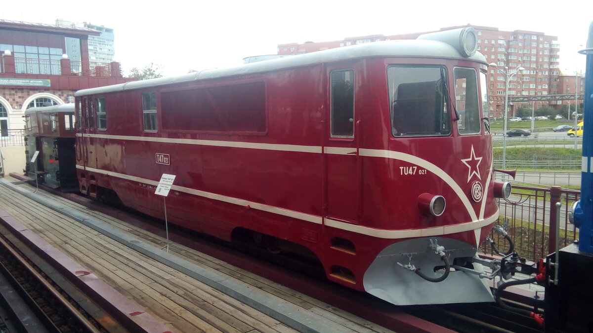 Узкоколейный тепловоз ТУ47-021. Построен в 1958 г.