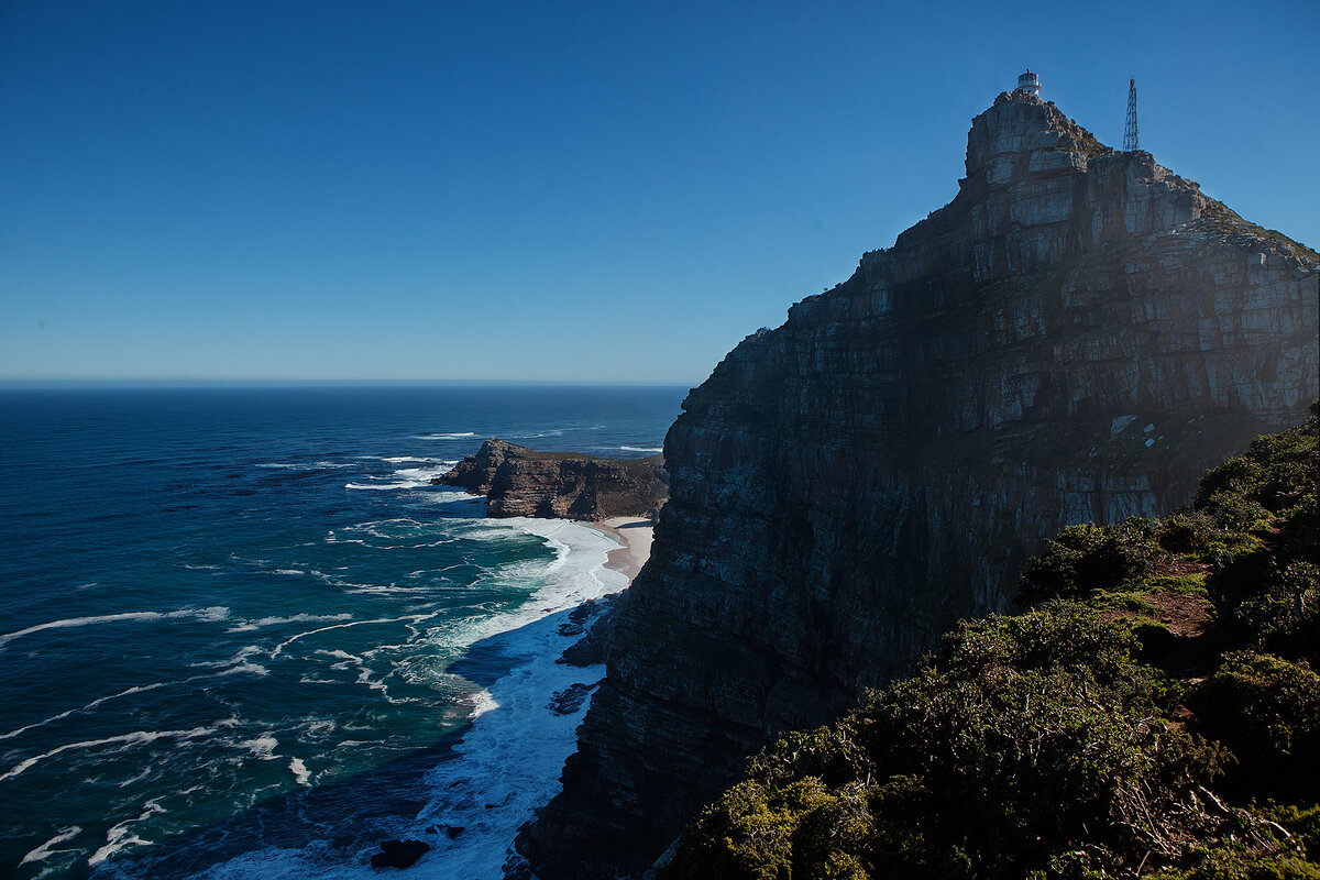 А это уже вид на мыс со стороны маяка