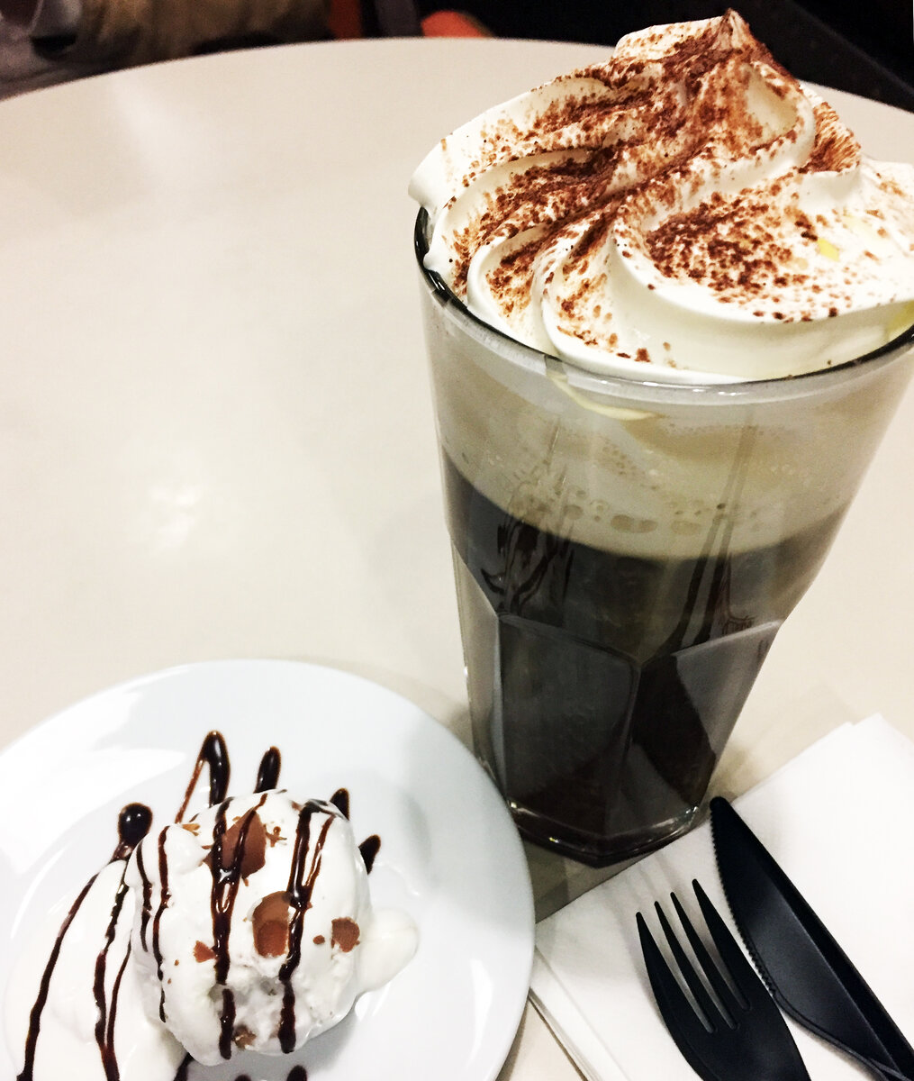 кофе по венски. рецептура кофе по венски. кофе меланж по венски. кофе по венски. кафе черный со взбитыми сливками (по-венски).