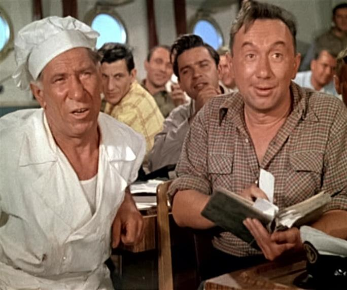 Алексей Смирнов в фильме «Полосатый рейс». Кадр из фильма