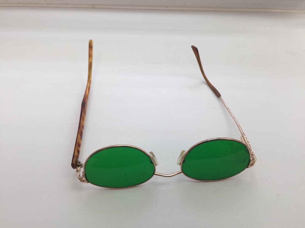 Прямоугольные очки зеленые
