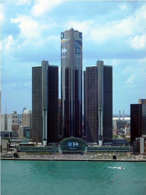 GM World Headquarters, Detroit, Michigan. Yavno at en.wikipedia [Public domain]