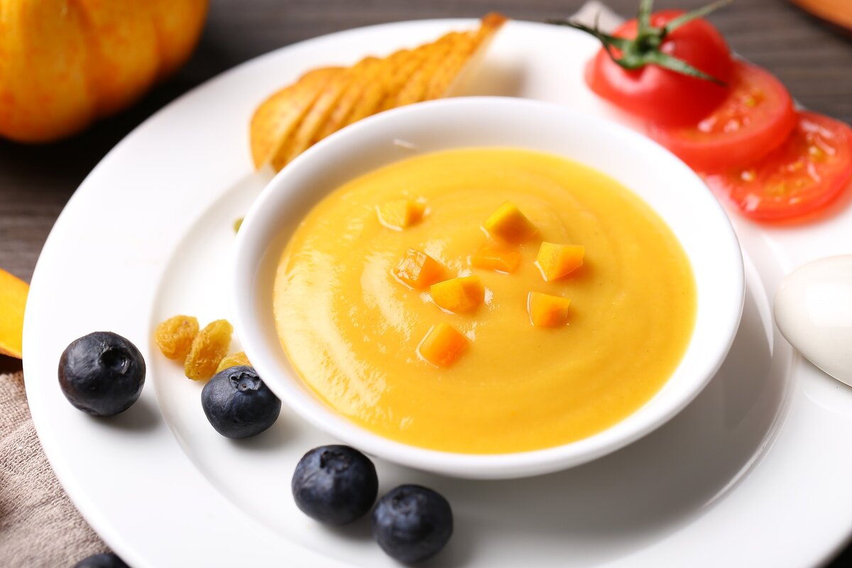 https://cdn.pixabay.com/photo/2018/03/20/09/18/soup-3242589__340.jpg
