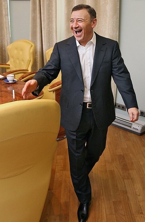 На фото Аркадий Ротенберг. Фото из интернета. По данным Forbes в 2019 году занимал 41-е место в рейтинге богатейших бизнесменов России с состоянием 2,6 млрд. долларов.