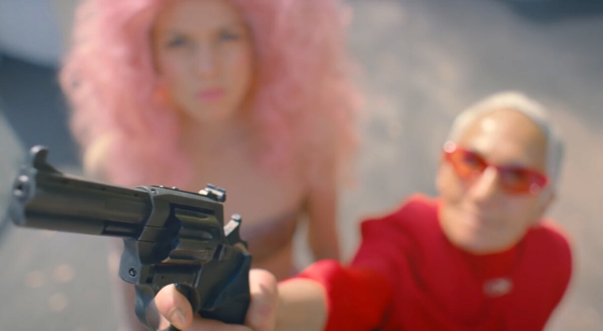 Кадр из клипа "Злой"