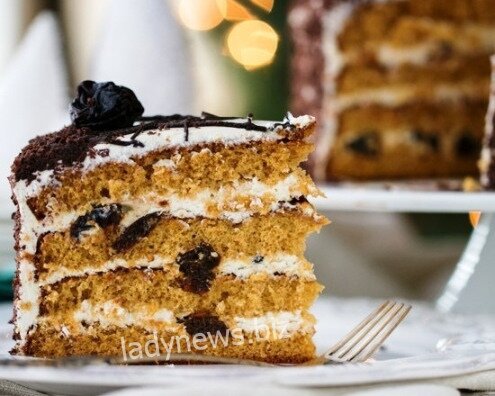 Праздничный торт Медовик с черносливом — вкусный рецепт
