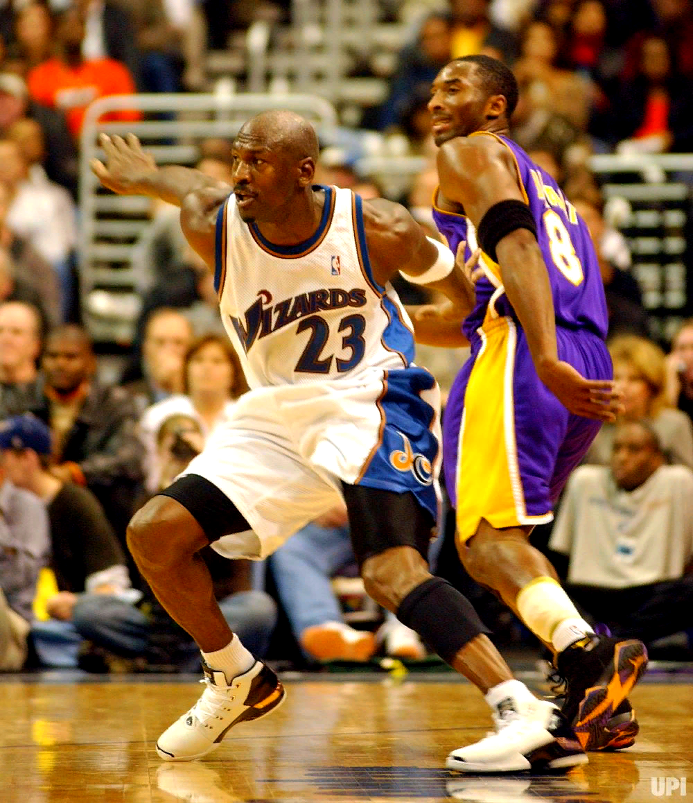 Kobe Bryant vs Michael Jordan Highlights (2003.03.28) - 78pts All! Kobe  Explodes in Last Meeting! 
