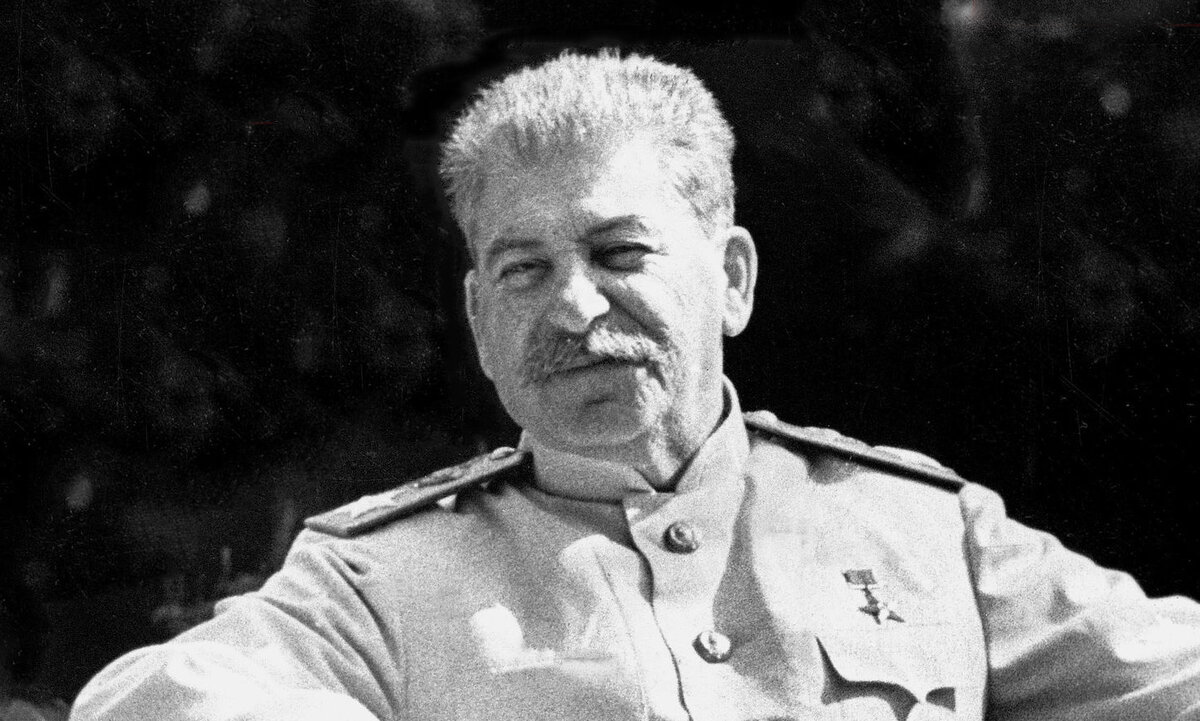 Товарищ Сталин. Его ежедневной нормой чтения было 400-500 страниц (не считая официальной информации). 