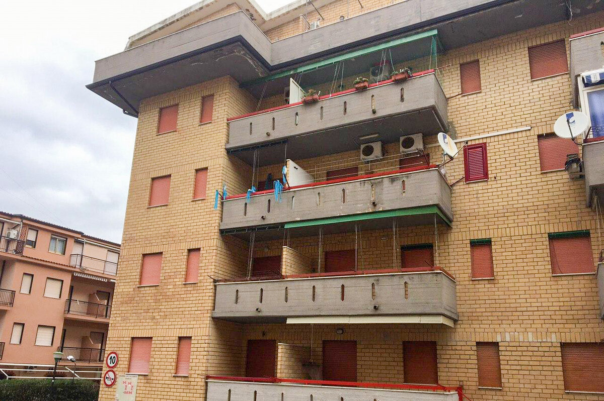 Многоквартирный дом в Скалее