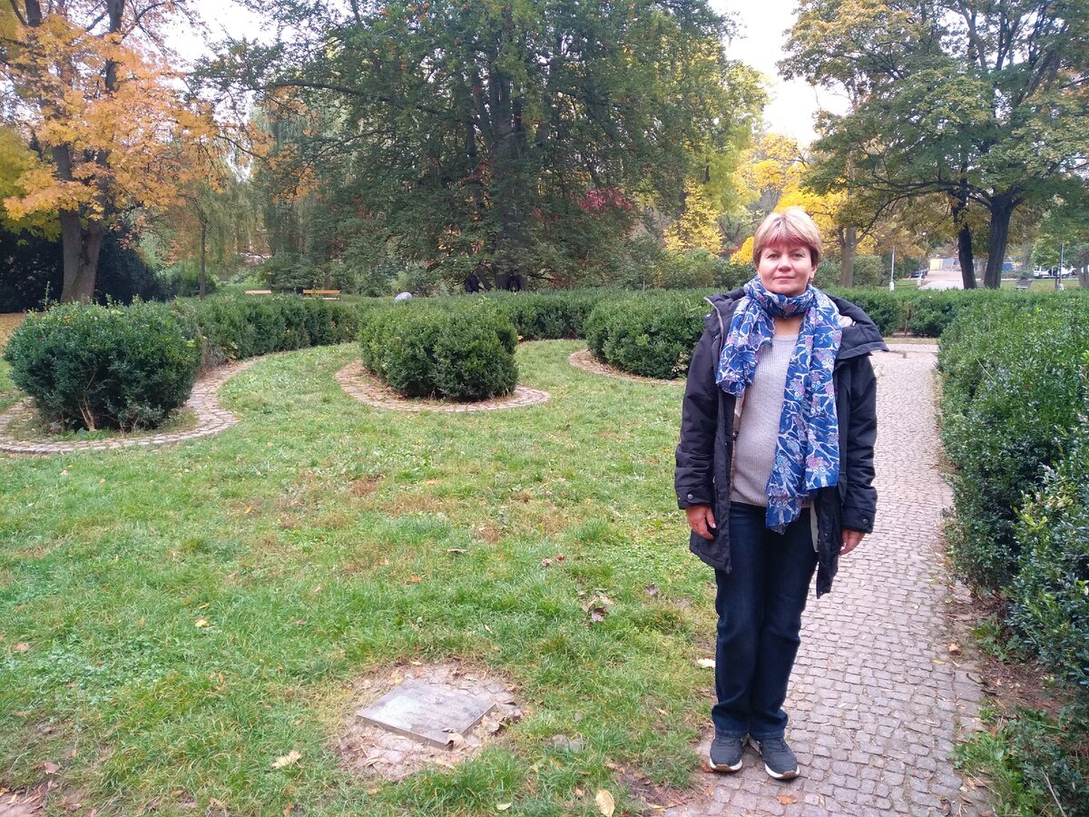 Я прошла Лабиринт в Брно. Чехия, общественный сквер.