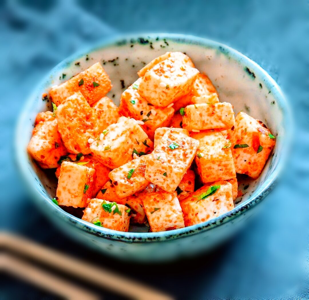 Тофу с зелёным луком и кунжутом