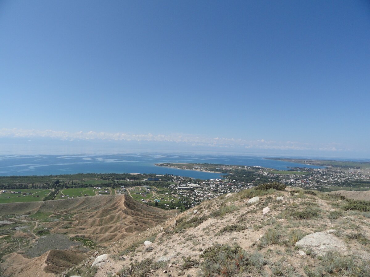 Иссык-Куль, подъем с восточной окраины города Чолпон-Ата