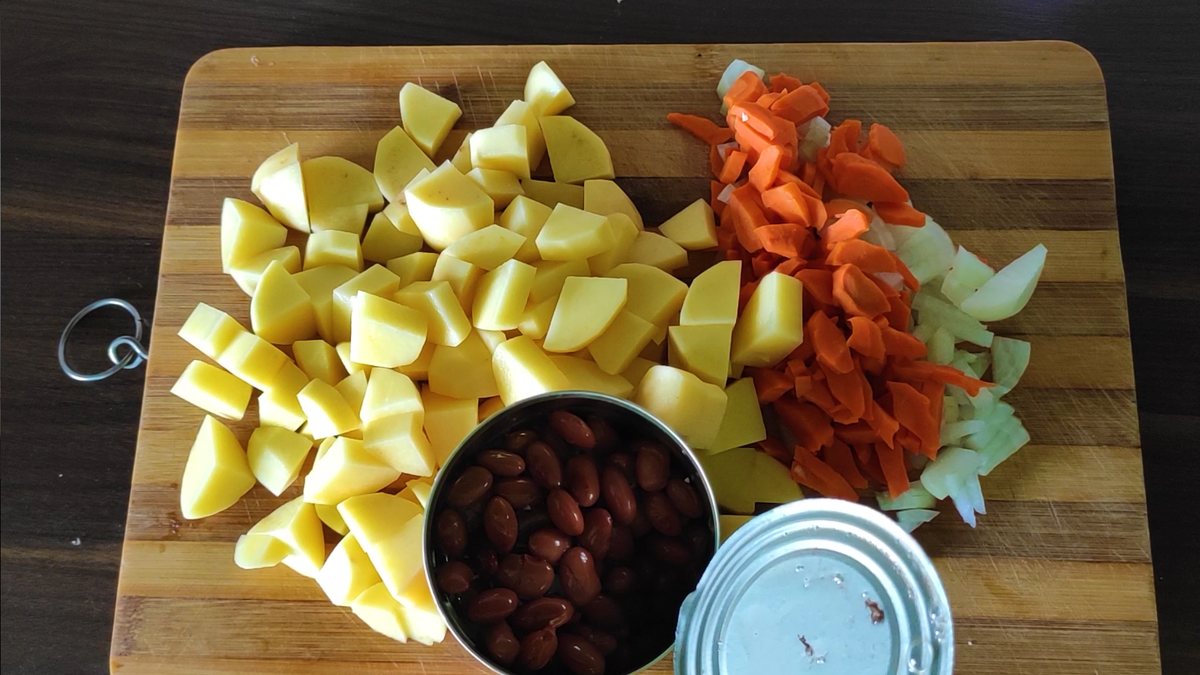 овощи почищены и порезаны