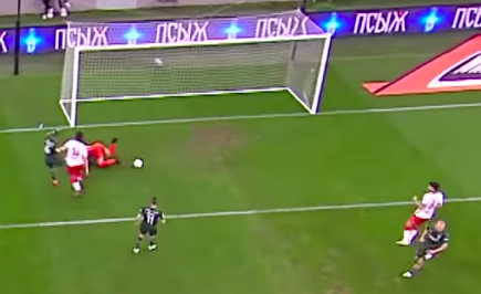 Вот мяч вылетает из-под Максименко...