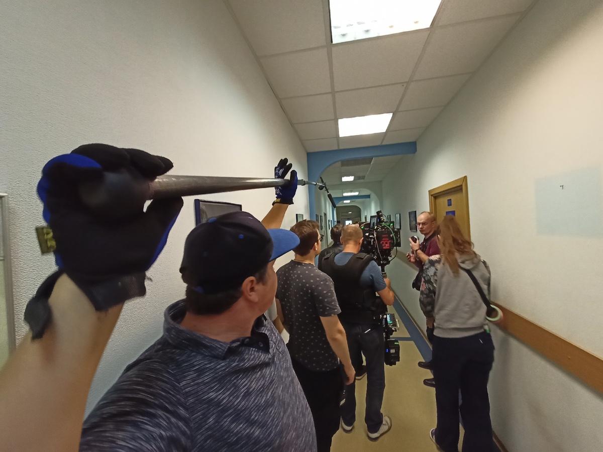 Ссьемка сериала со стеди Кама.