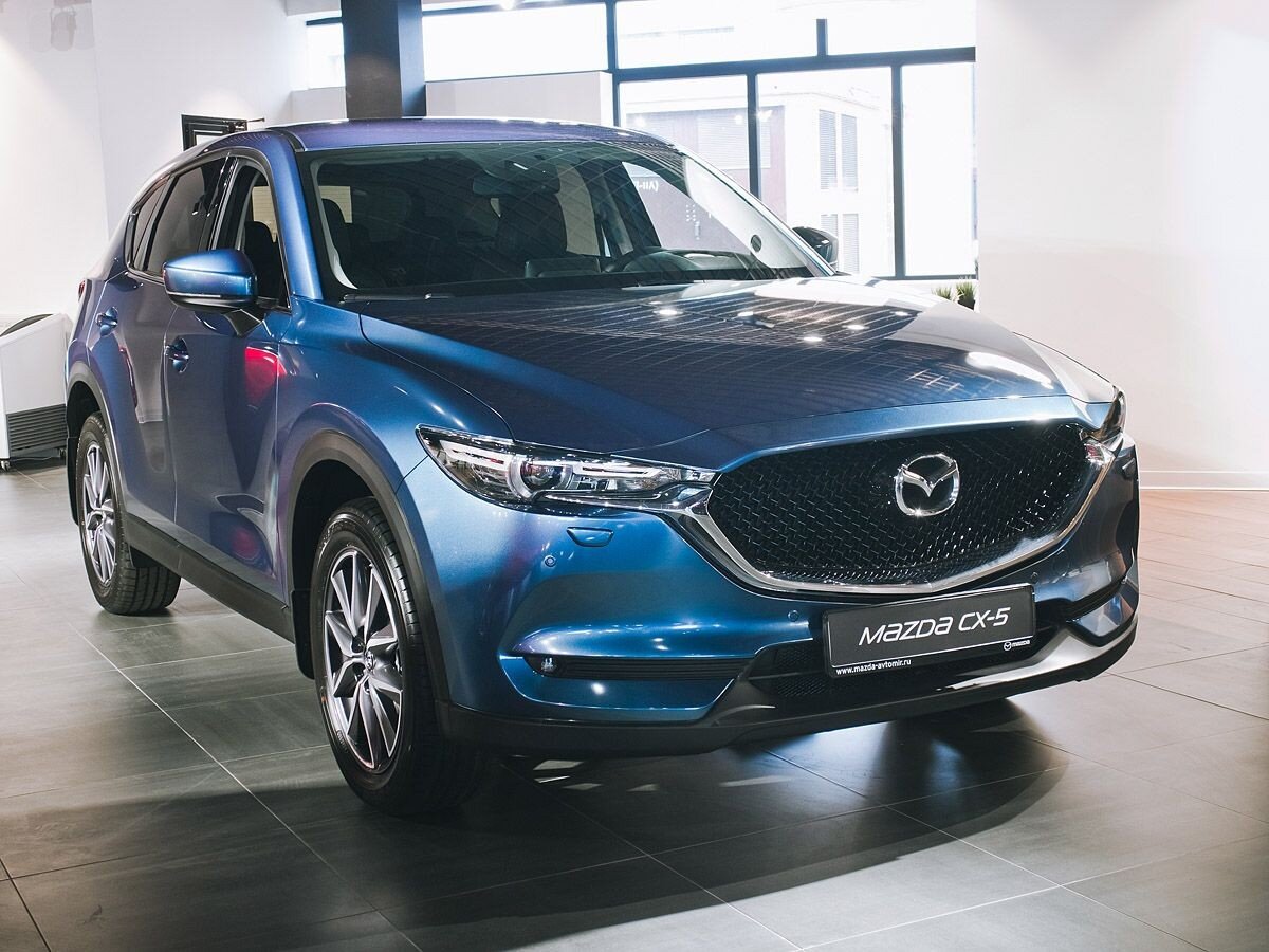 Mazda CX-5 в шоу-руме официального дилера Автомир