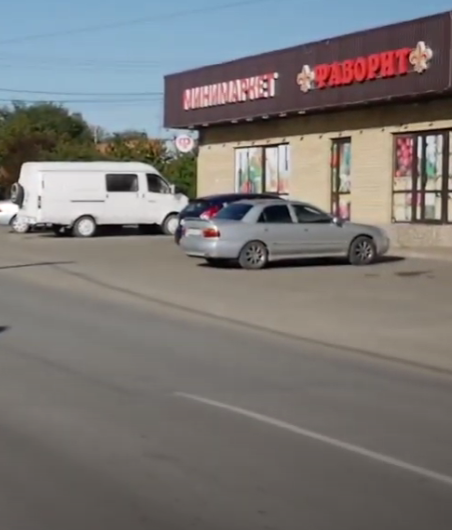 Магазины в поселке Знаменский.