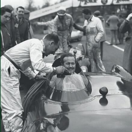 Колин Чэпмен и Стирлинг Мосс в Оултон парке