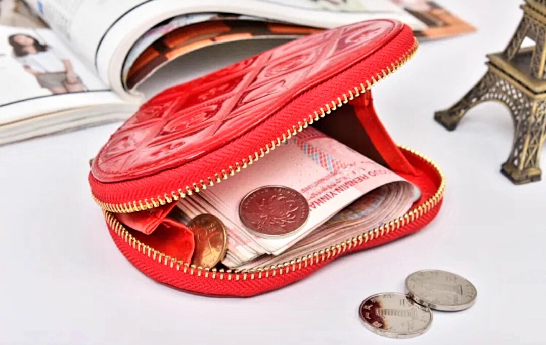 Закачать кошелек. Кошелек красный. Кошелек с деньгами. Женский кошелек с деньгами. Портмоне для денег женское.