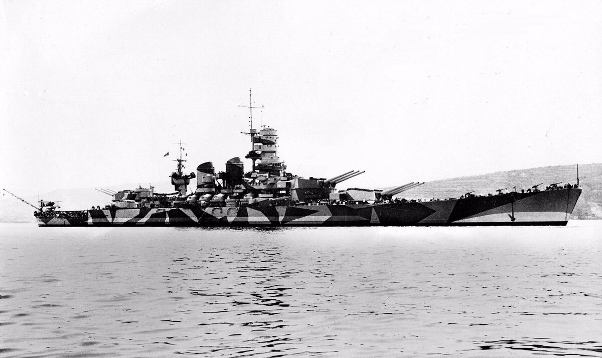 Fig. 3. 1943.09 Battleship RN “Roma” before way to Malta (46.215 t. 128.000 hp. 30 kn. 3x3 381 mm 12x152,4 mm 4x120 mm 12x90 mm 20x37 mm belt 350 mm deck 150 mm).