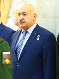 Геворк Анушаванович Исаханян (род. 27 мая 1960 года, Тетри-Цкаро, Грузинская ССР, СССР) — командир 234-го Черноморского ордена Кутузова 3-й степени имени Святого благоверного Александра Невского гвардейского парашютно-десантного полка 76-й Черниговской Краснознамённой гвардейской воздушно-десантной дивизии, генерал-майор запаса. Герой Российской Федерации (2000) - Википедия