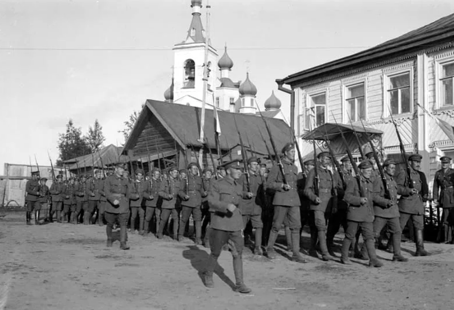 Высадка в архангельске 1918. Высадка англичан в мурманске 1918. Высадка англичан в мурманске. Дальний восток в 1918. Интервенция мурманск 1918-1920.