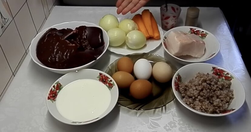 Гречка сварена просто на воде, без соли.