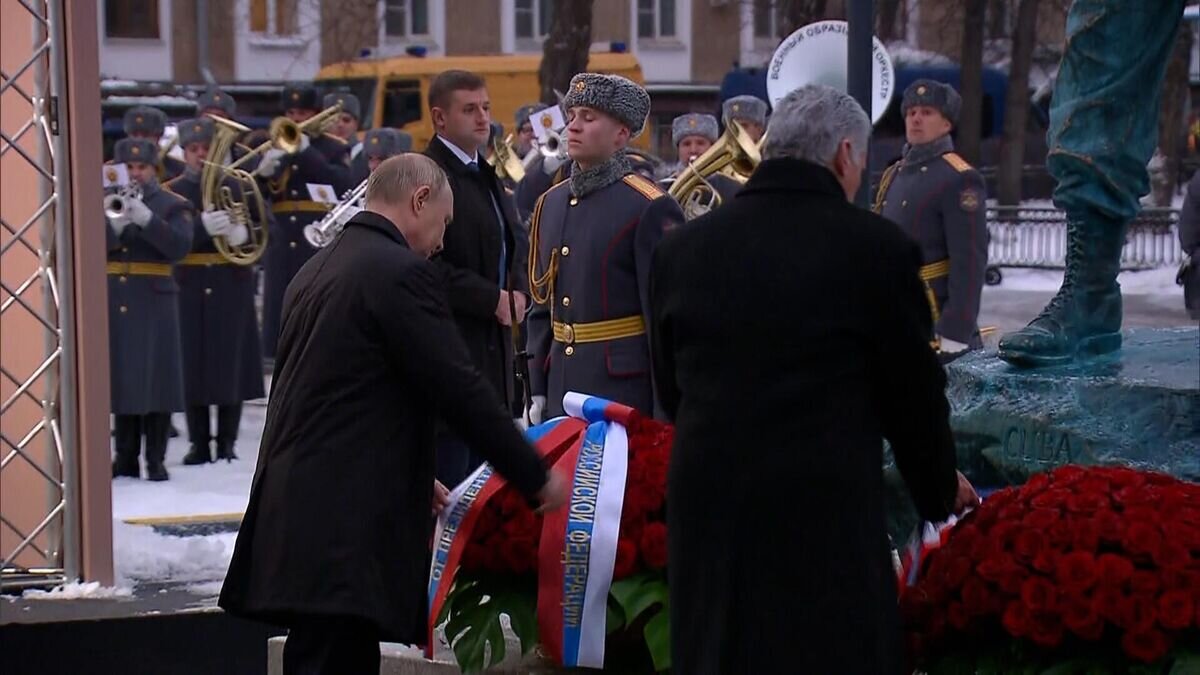    Открытие памятника Фиделю Кастро в Москве© РИА Новости