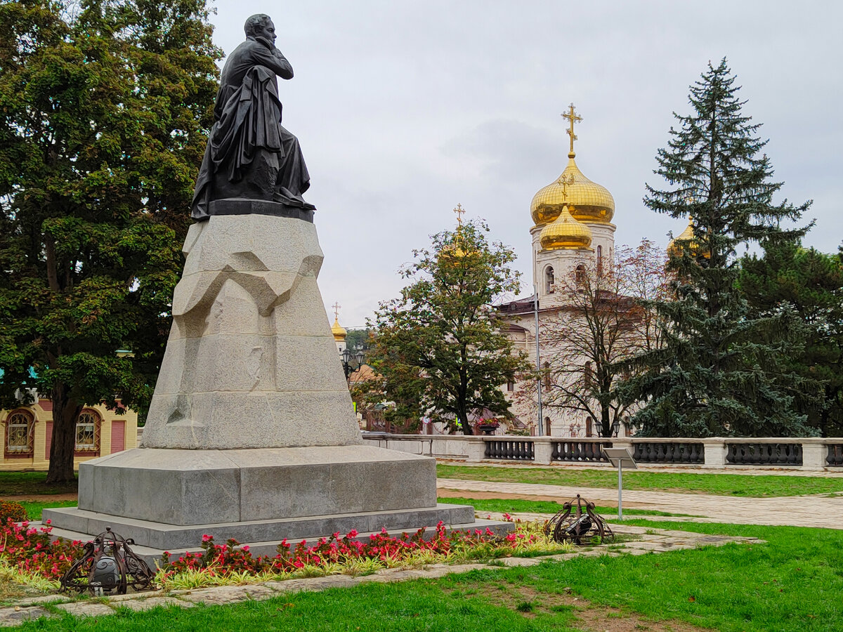 Памятник Лермонтову и собор, 2022 год