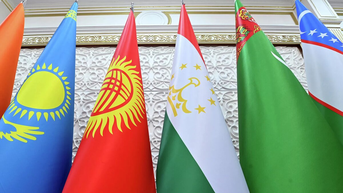      Последние два года мы наблюдаем активизацию геополитических проектов крупных игроков в отношении региона Центральной Азии.