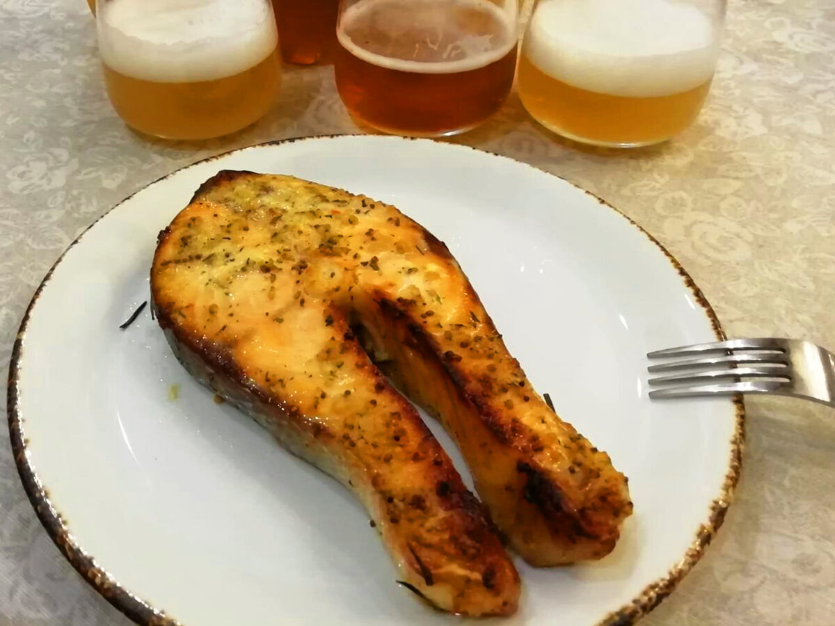 Фото из личного архива, стейк семги и дегустация напитков