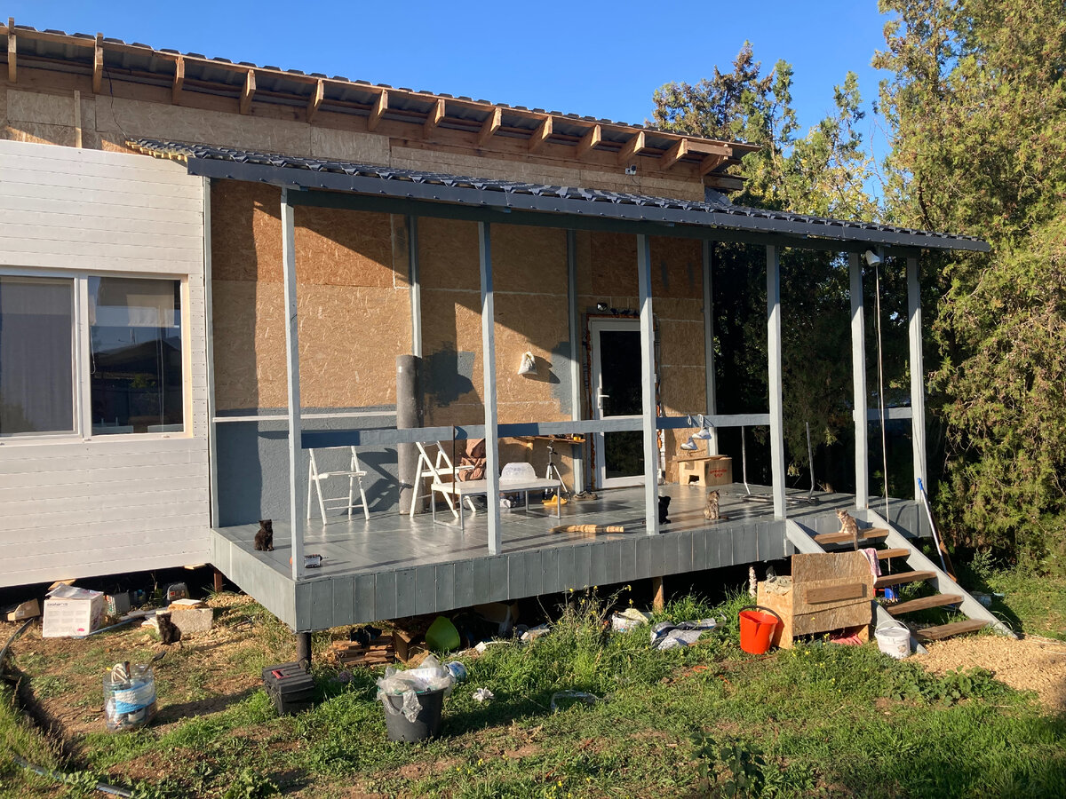 Открытая веранда нашего дома в Крыму