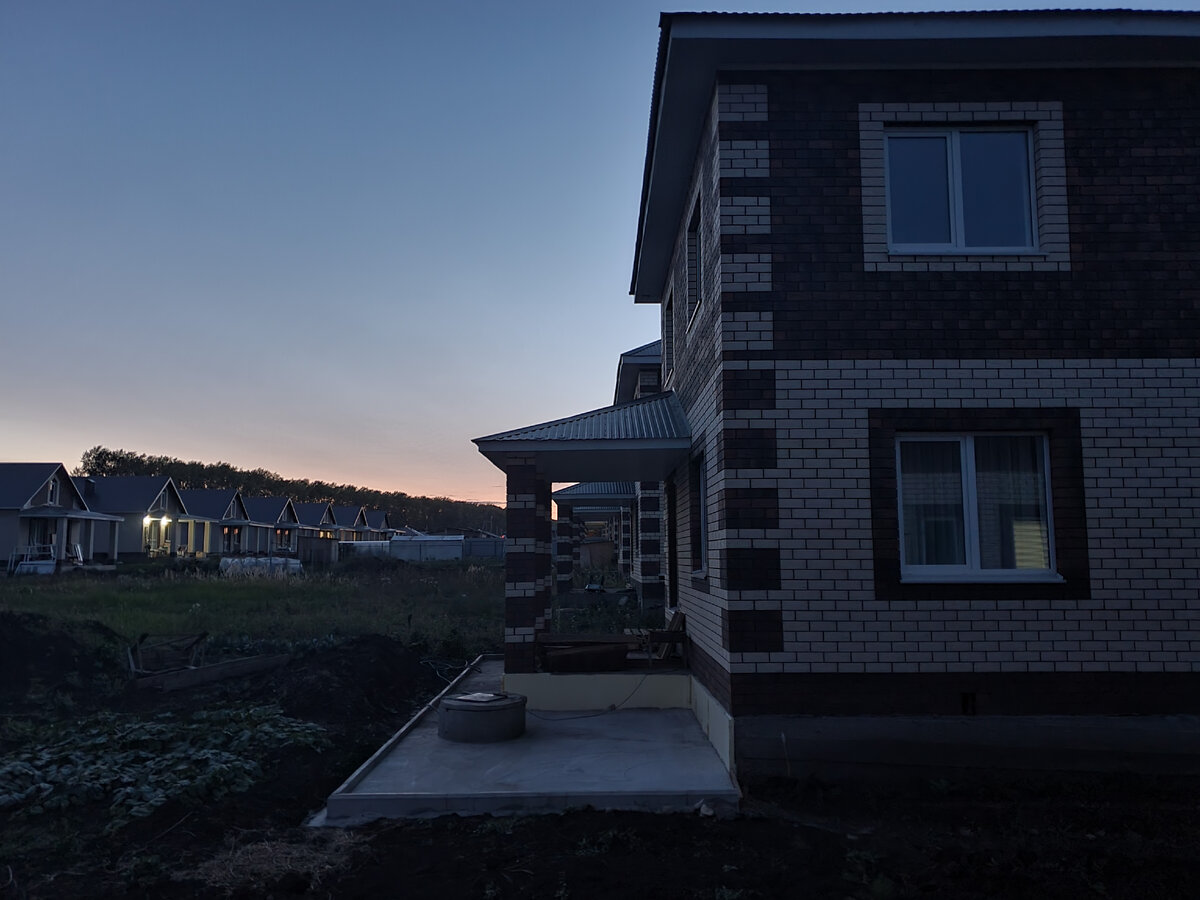 Жутковато, когда ночью раздаются какие-то звуки там, где обычно всегда идеальная тишина