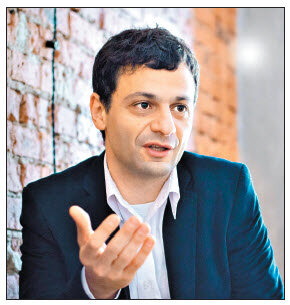 – Насколько я знаю, Вы – верующий человек, и по информации, которая имеется, Вы – католик. Как так получилось, что именно эта вера – католичество – Вам оказалась ближе? Как Вы стали католиком?