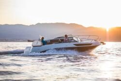 Sea Ray Sun Sport 230 