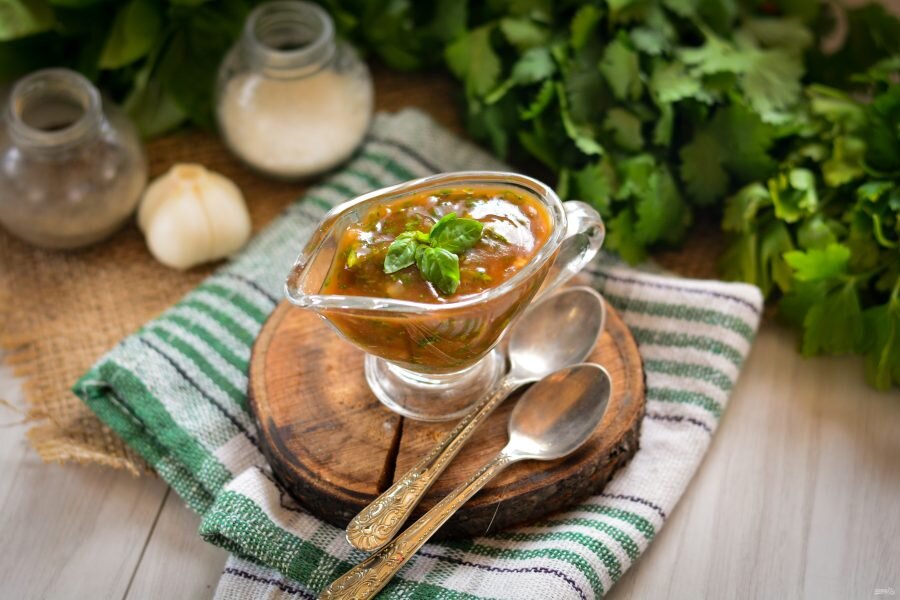 Соус из томатов и пряных трав к мясу