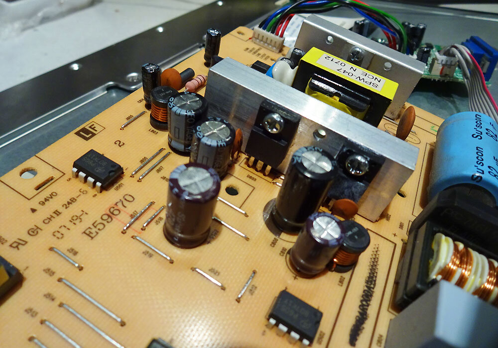 Осеева хорошее презентация. Почему 2к. Конденсатор в телевизоре. Компьютер с 2 мониторами. Выражение бумага все стерпит.