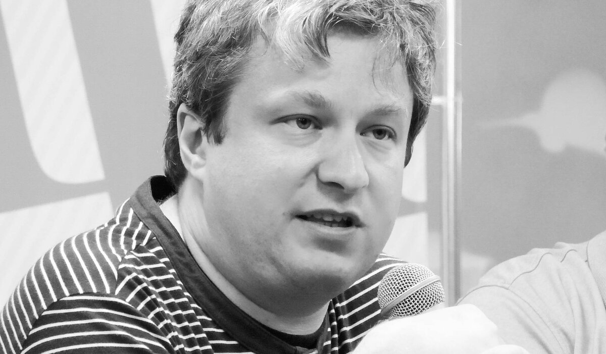 Антон Долин, лицо программы "Вечерний Ургант" (Первый канал)