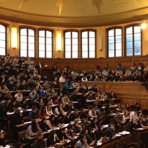 университет сорбонна в париже факультеты. сорбоннский университет в париже. парижский университет факультеты. сорбонна университет внутри. сорбонна амфитеатр.