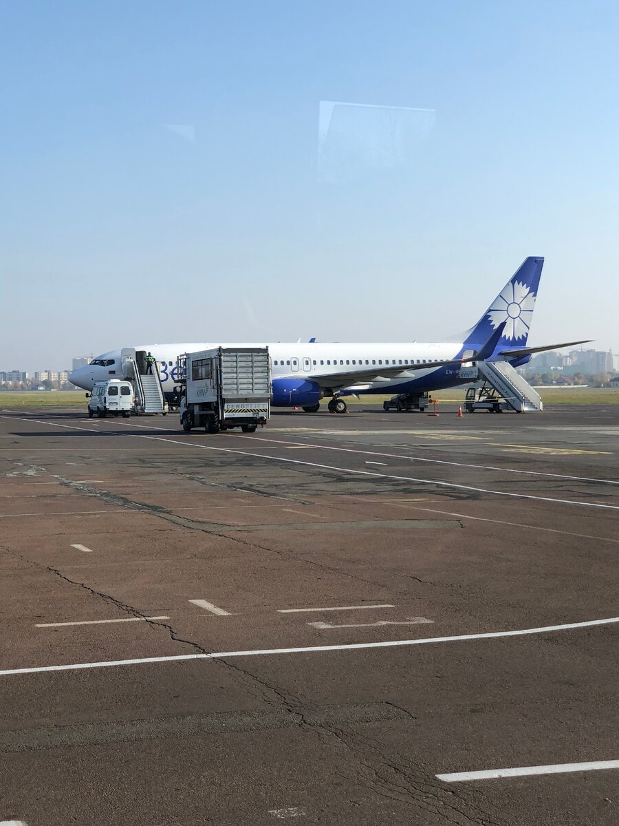 Боинг 737-800, возраст 2 года