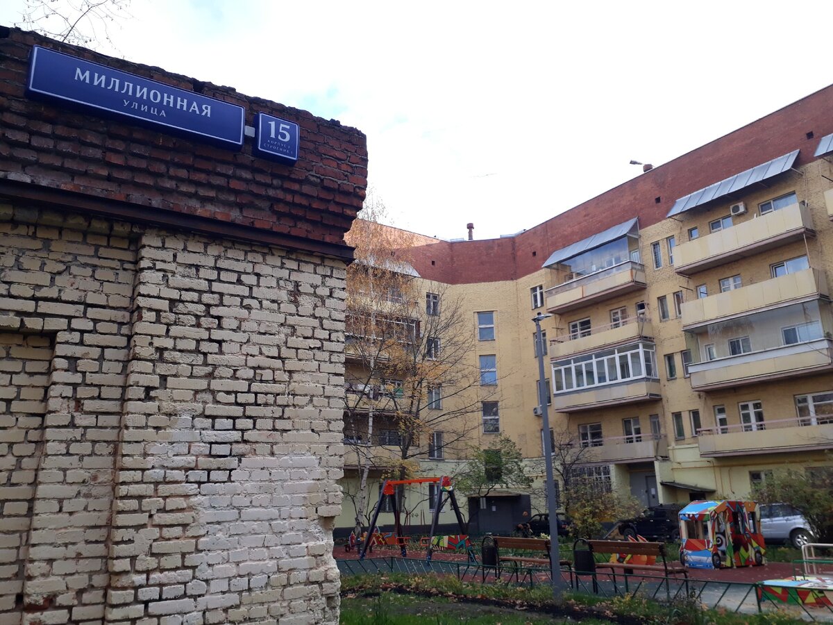 Родной дом Льва Яшина на Миллионной улице. Фото Артема Локалова.