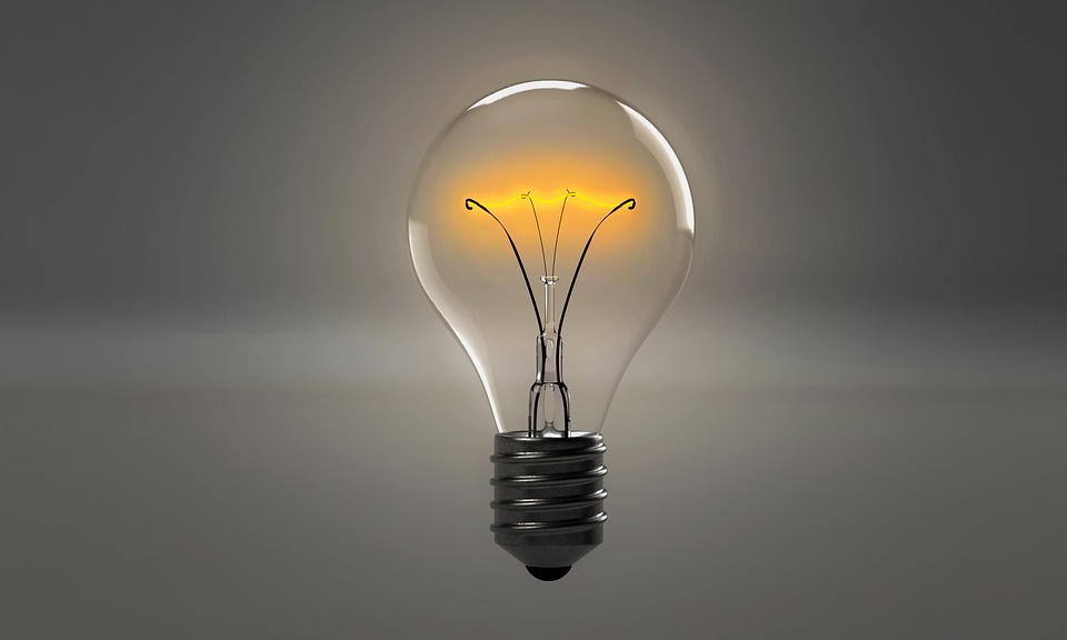 https://cdn.pixabay.com/photo/2016/12/01/13/10/lightbulb-1875247_960_720.jpg