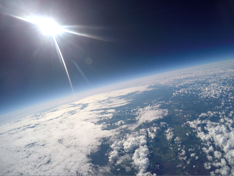 Тропосфера земли. Воздух стратосферы. Воздух стратосферы. Стратосфера фото. Вид со стратосферы.