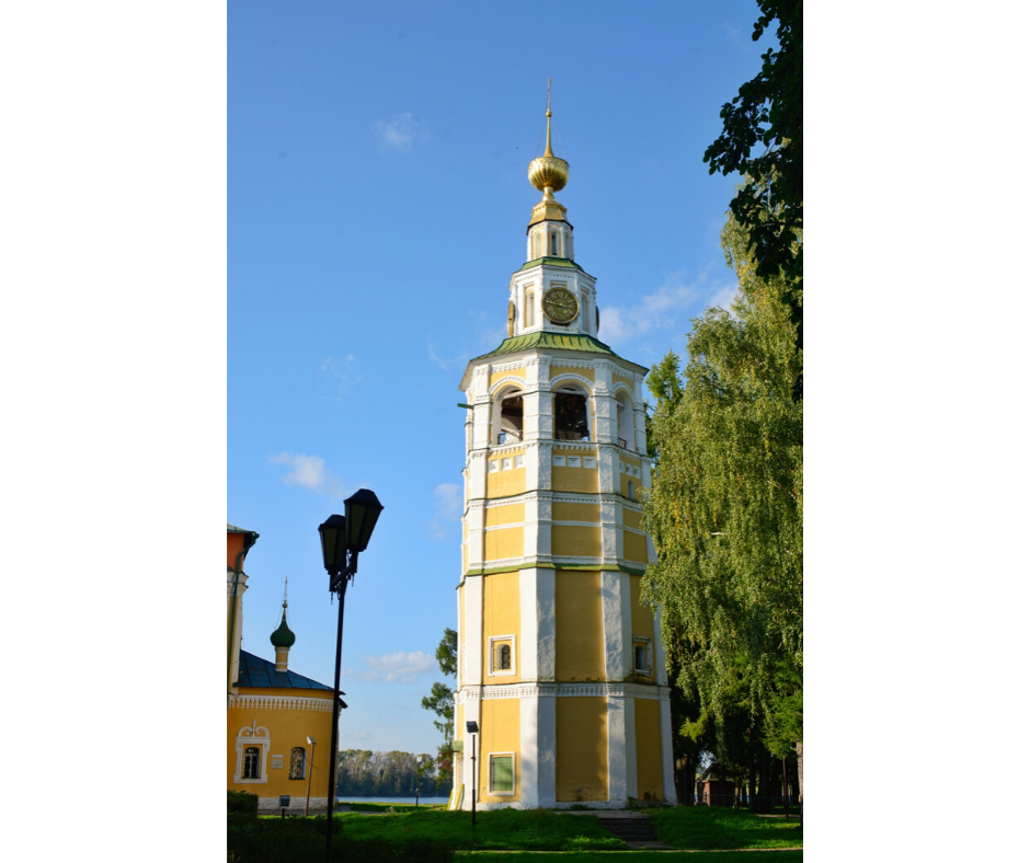 Гора колокольня ныне превращена в мемориальное. Колокольня Спасо-Преображенского собора Углич. Углич Кремль колокольня. Звонница Спасо-Преображенского собора. Соборная колокольня Нижний Новгород.