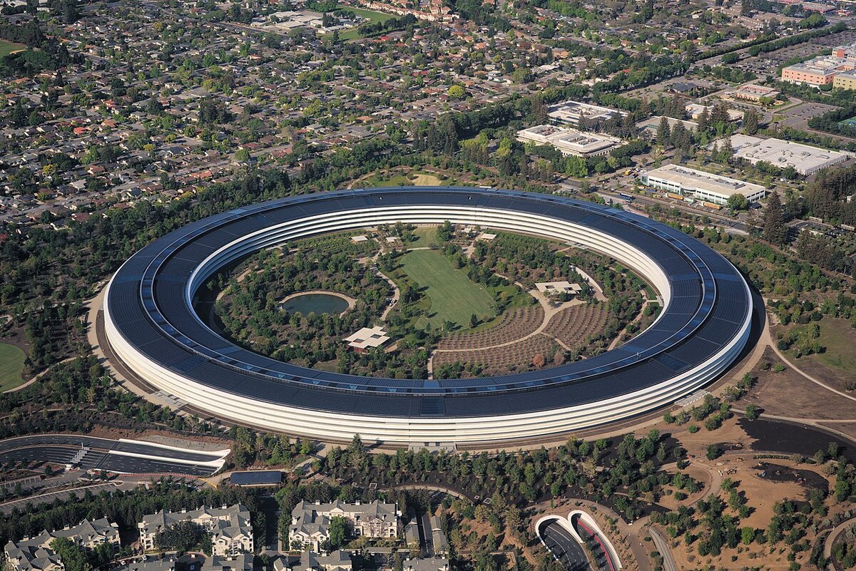 Apple Park в Купертино, штат Калифорния, апрель 2018 года (Фото: wikipedia.org)