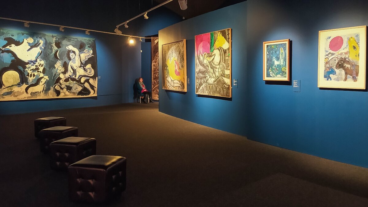 Дом художника симферополь. Выставка марка шагала в тюмени 2022. Челябинский музей изобразительных искусств марк шагал. Прогулка. Выставка марка шагала в петербурге.