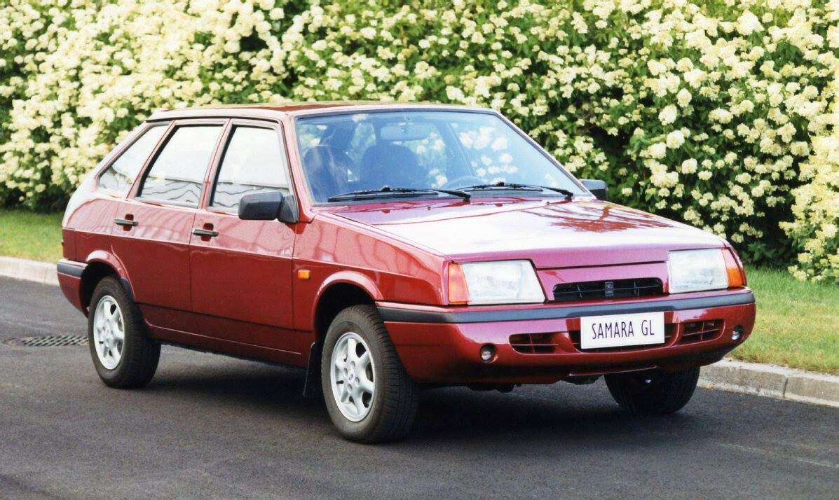 Известно что это была Lada Samara финской сборки, которые на тот момент часто встречались в европейских странах.
